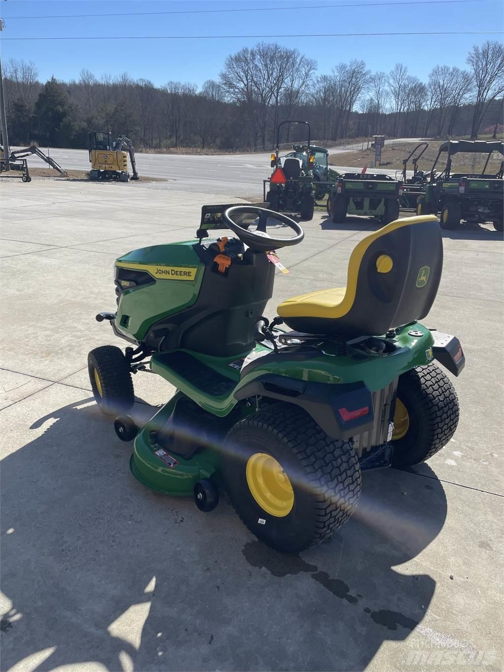 John Deere S160 Компактни трактори