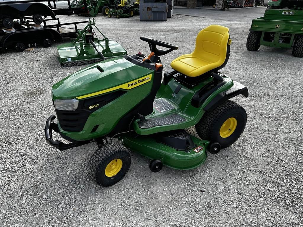 John Deere S160 Компактни трактори
