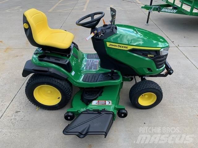 John Deere S180 Компактни трактори