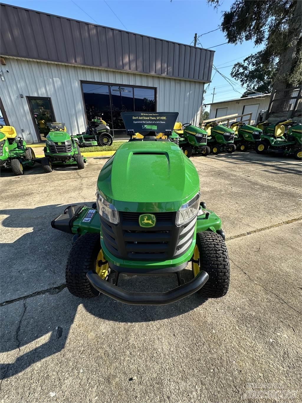 John Deere S180 Компактни трактори