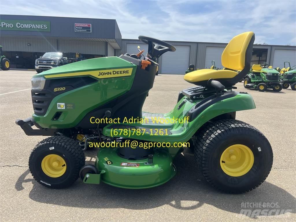 John Deere S220 Тракторни косачки