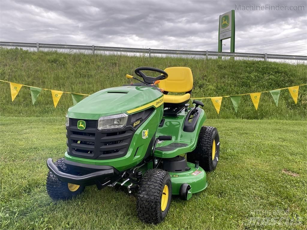 John Deere S220 Тракторни косачки