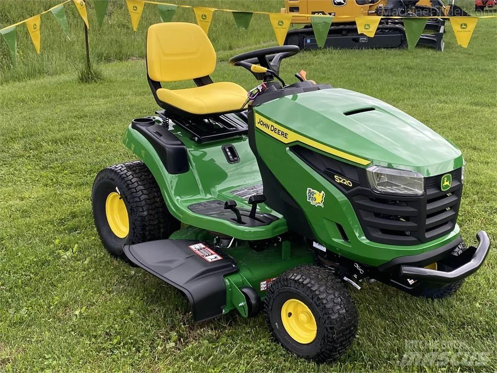 John Deere S220 Тракторни косачки