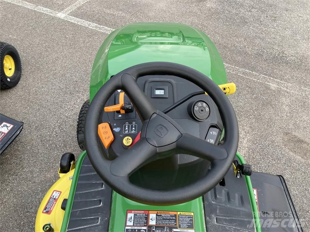 John Deere S220 Компактни трактори