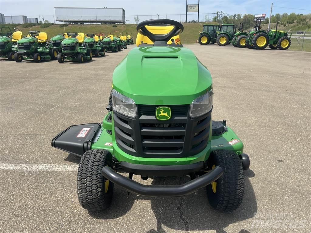 John Deere S240 Компактни трактори