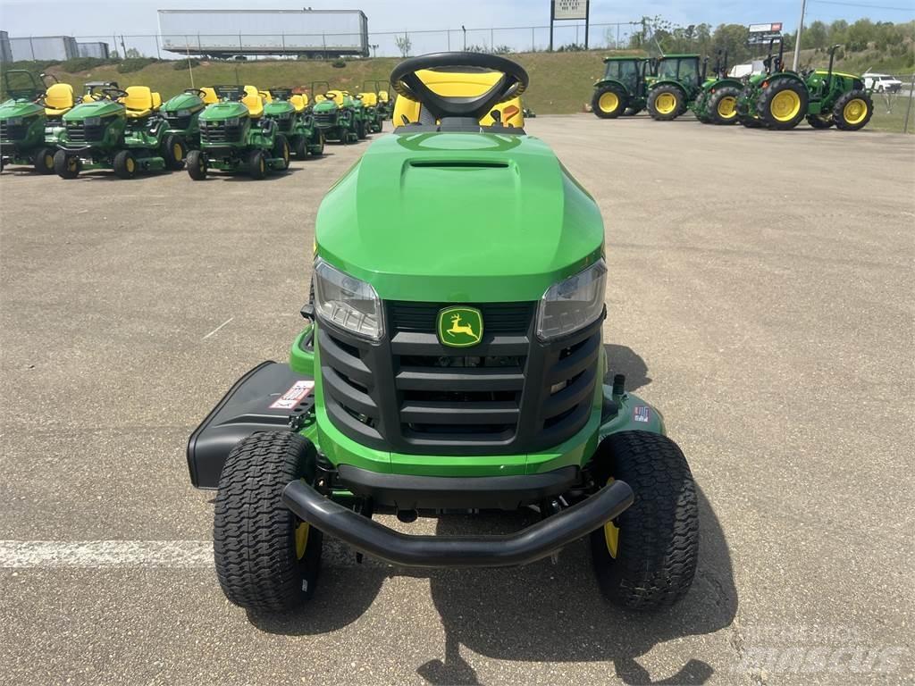 John Deere S240 Компактни трактори