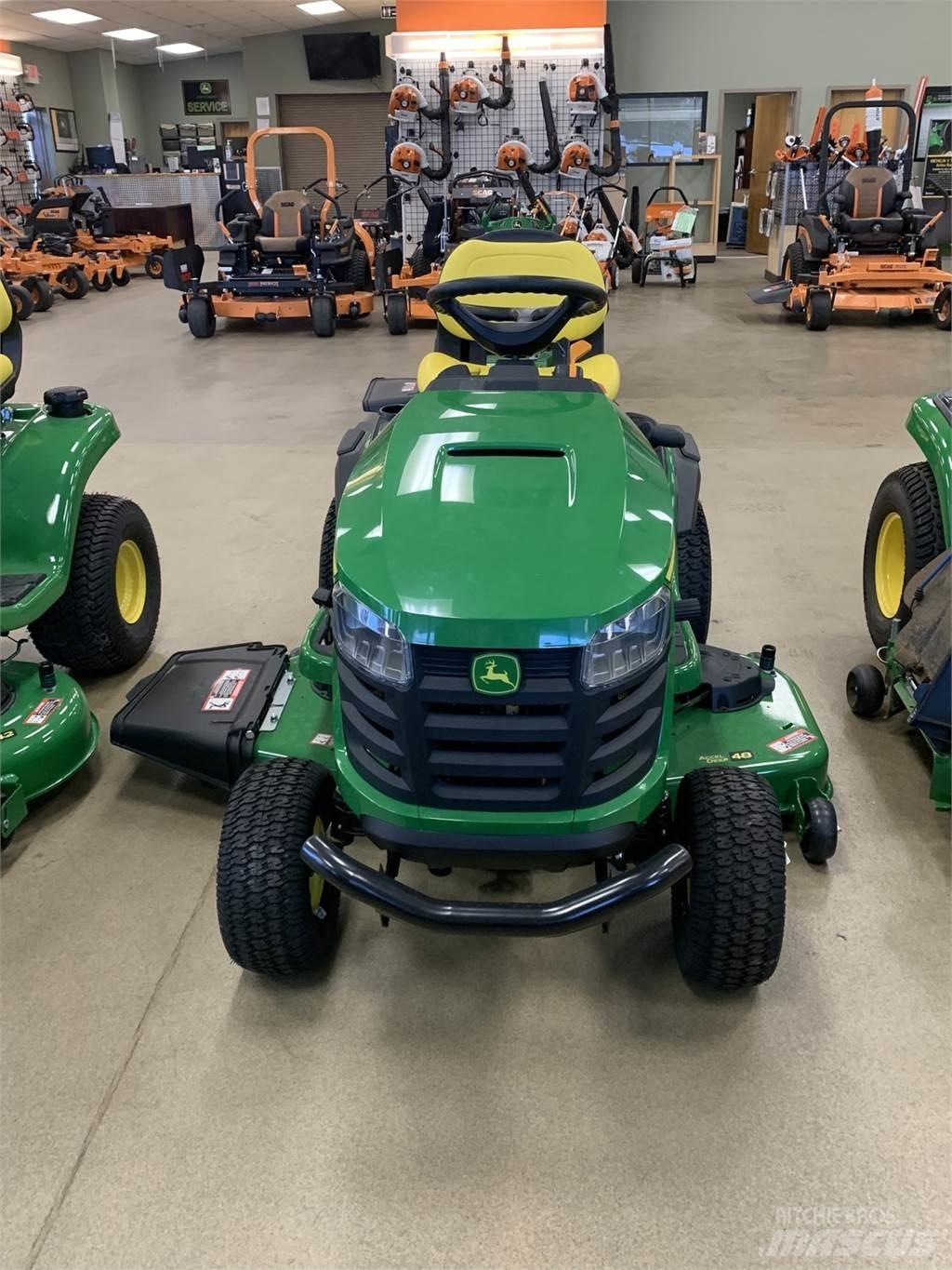 John Deere S240 Компактни трактори