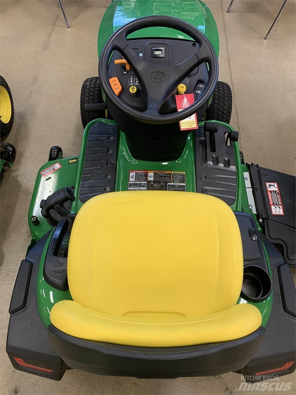 John Deere S240 Компактни трактори