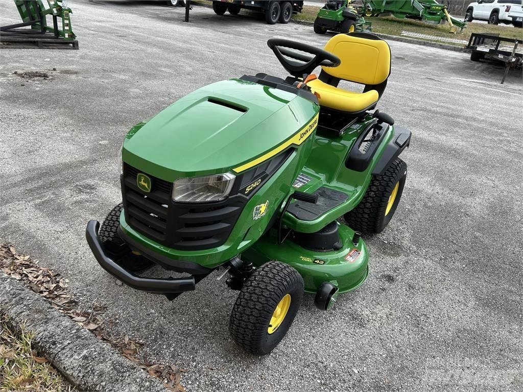 John Deere S240 Компактни трактори