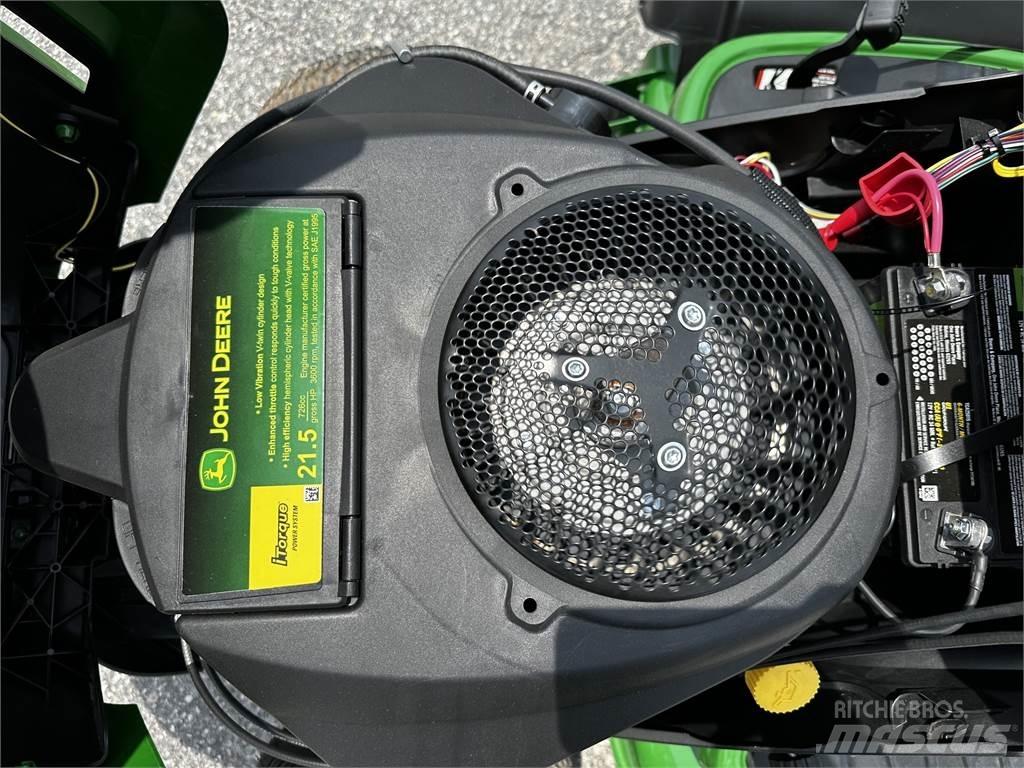John Deere S240 Компактни трактори