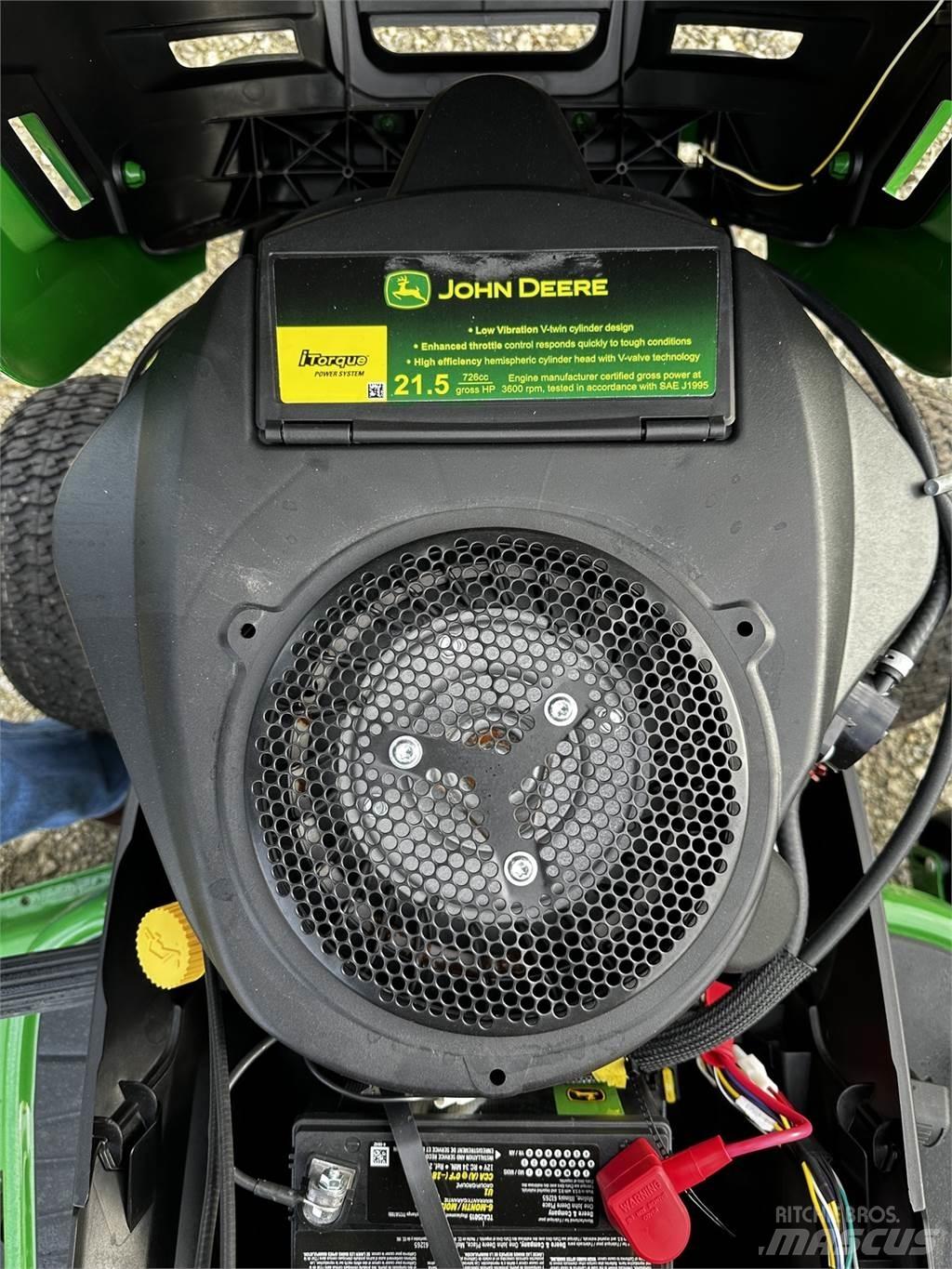 John Deere S240 Компактни трактори
