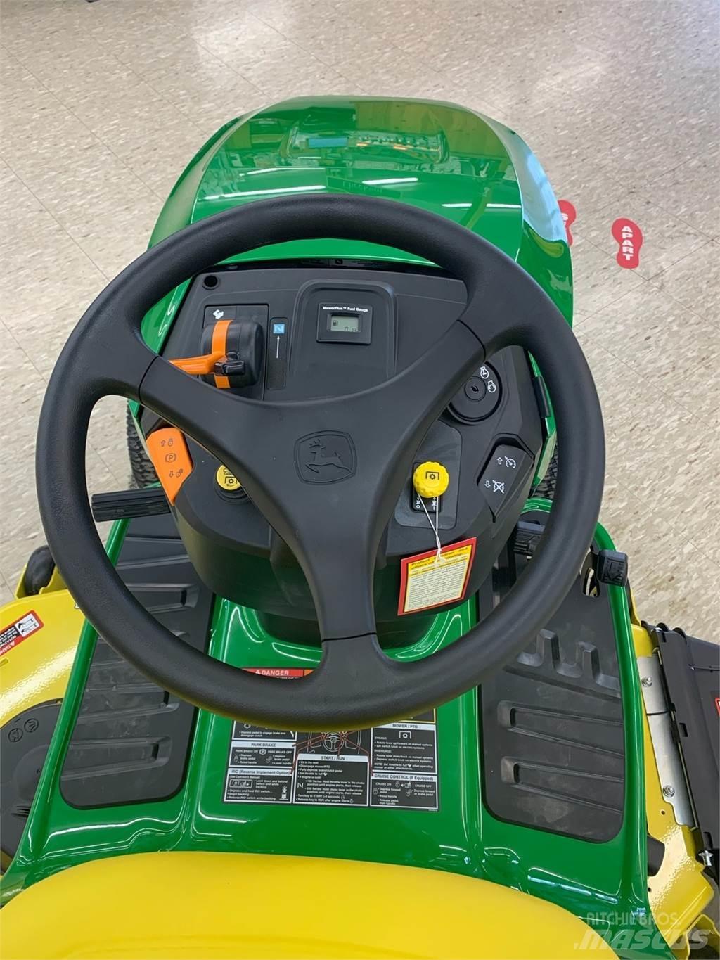 John Deere S240 Компактни трактори