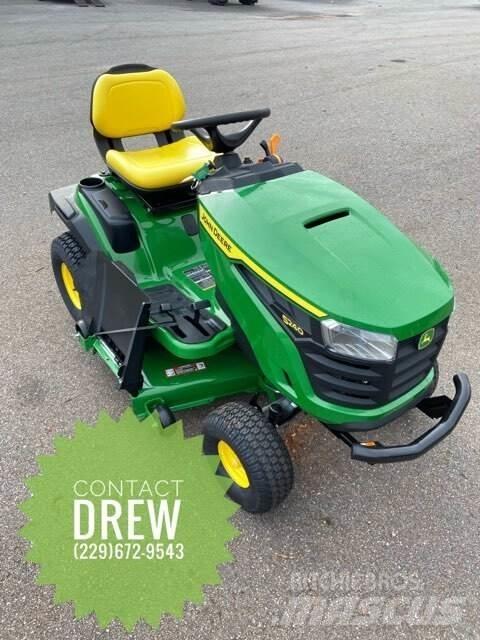 John Deere S240 Компактни трактори