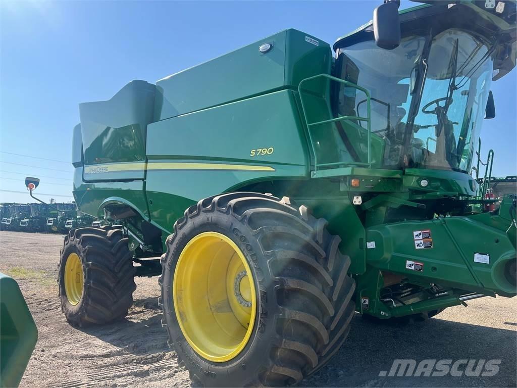 John Deere S790 Комбайни