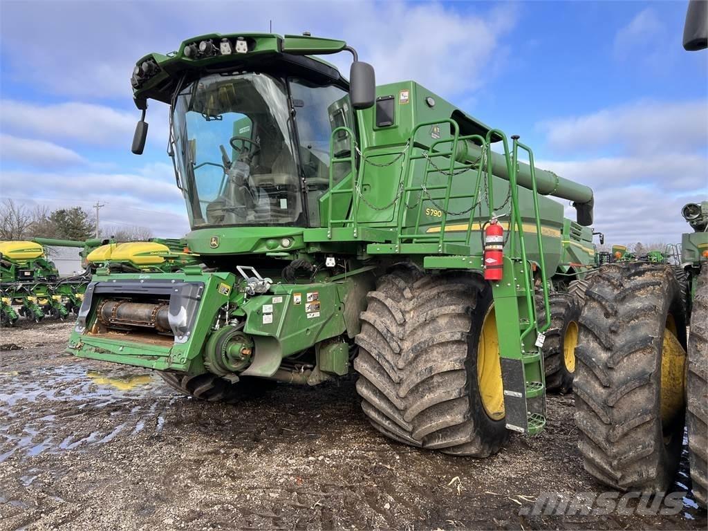 John Deere S790 Комбайни