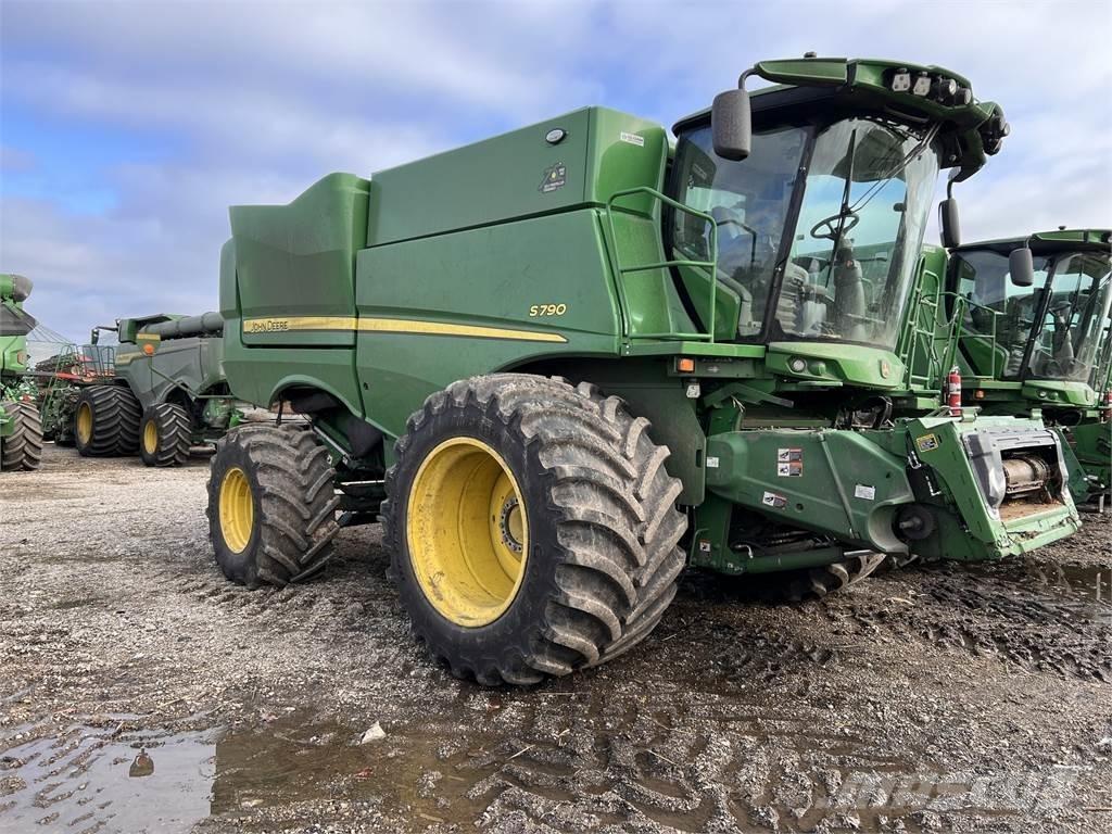 John Deere S790 Комбайни