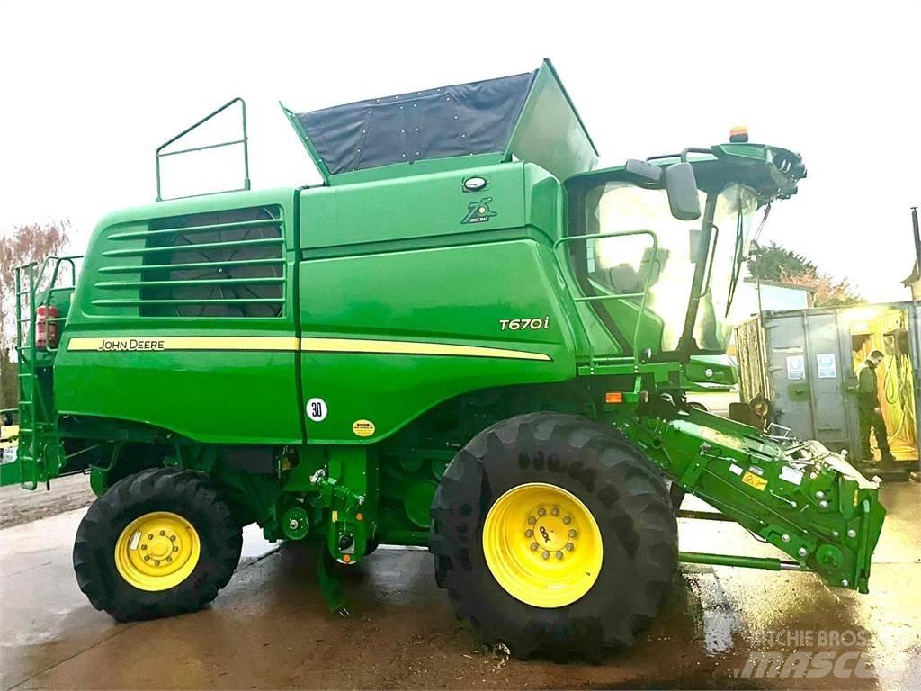 John Deere T670 Комбайни