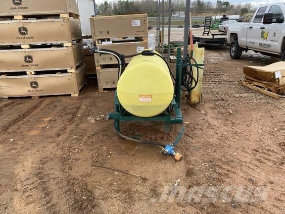 John Deere VN Прикачни пръскачки

