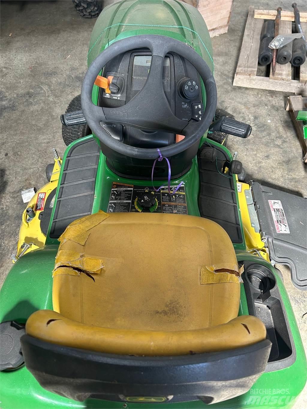 John Deere X300 Тракторни косачки