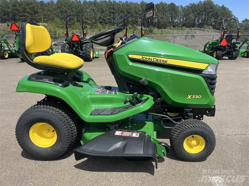 John Deere X330 Компактни трактори