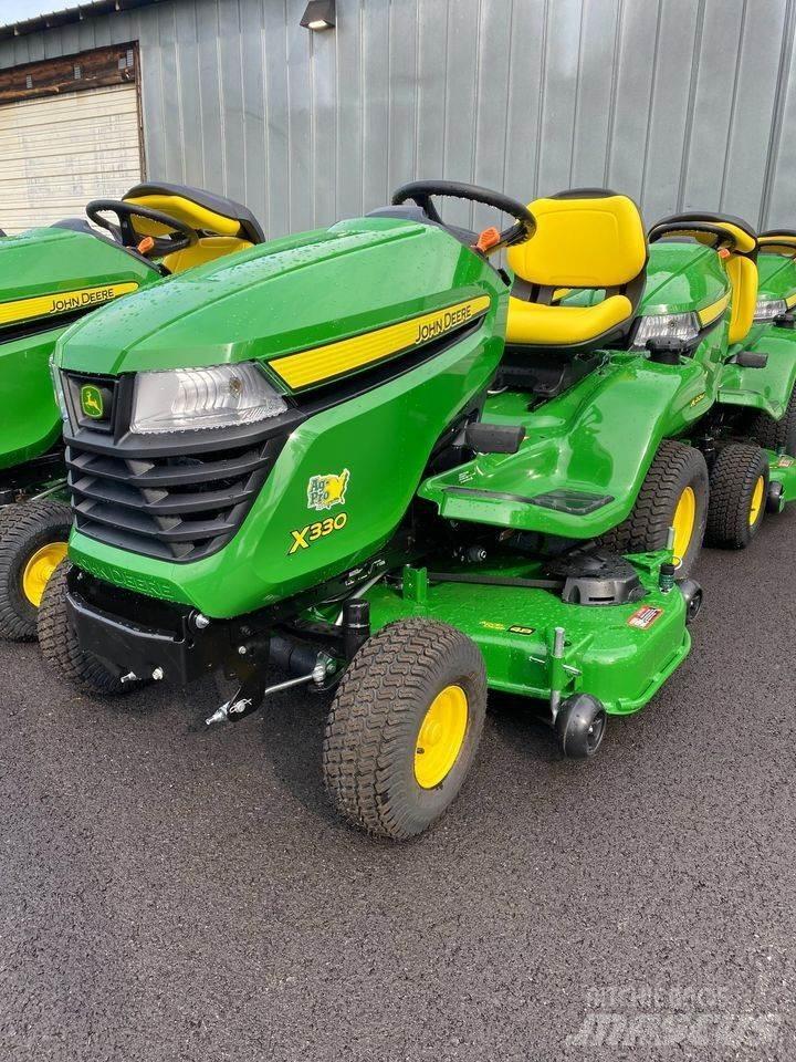 John Deere X330 Компактни трактори