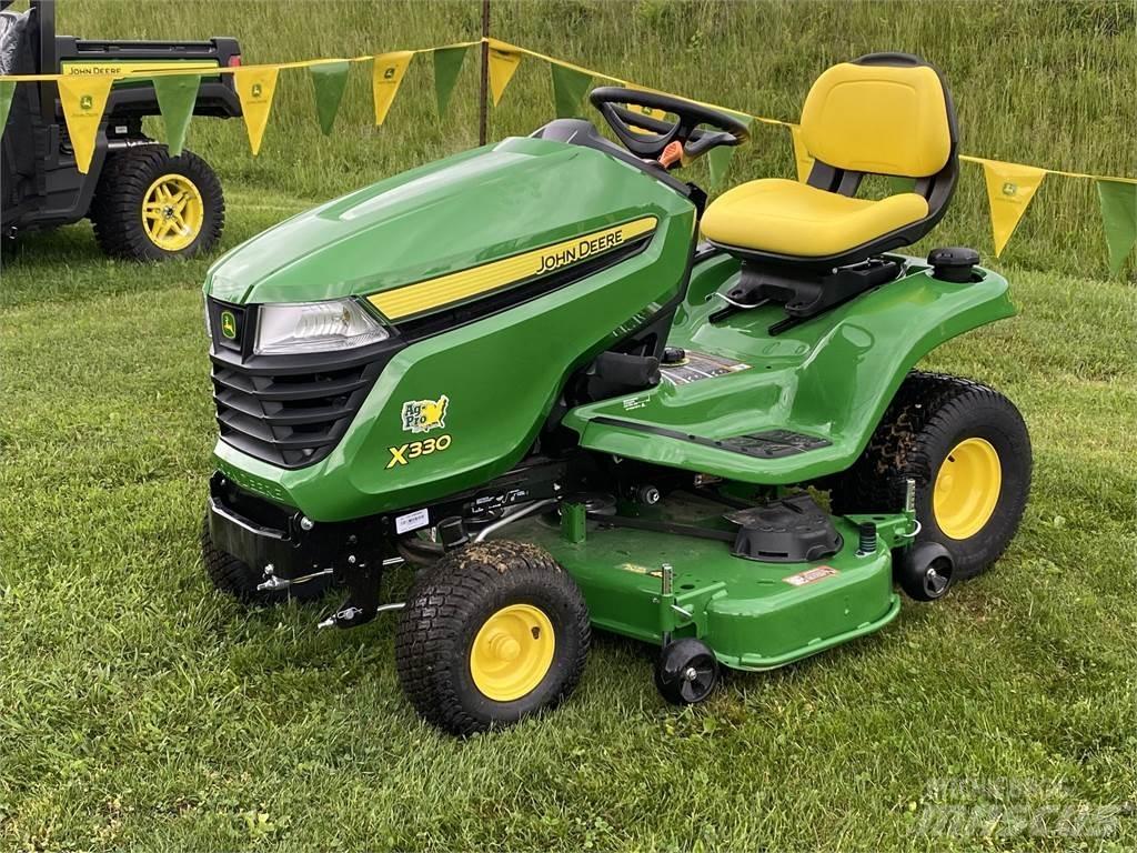 John Deere X330 Компактни трактори