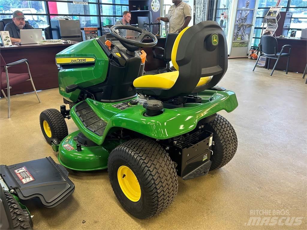 John Deere X330 Компактни трактори