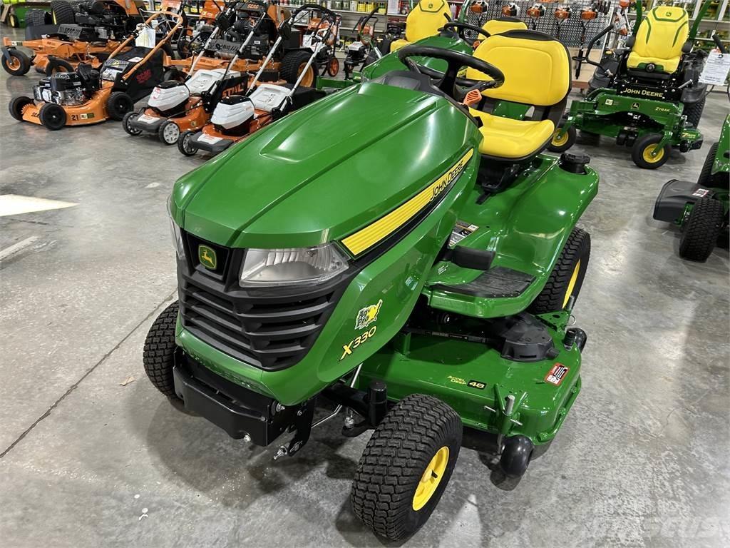 John Deere X330 Компактни трактори