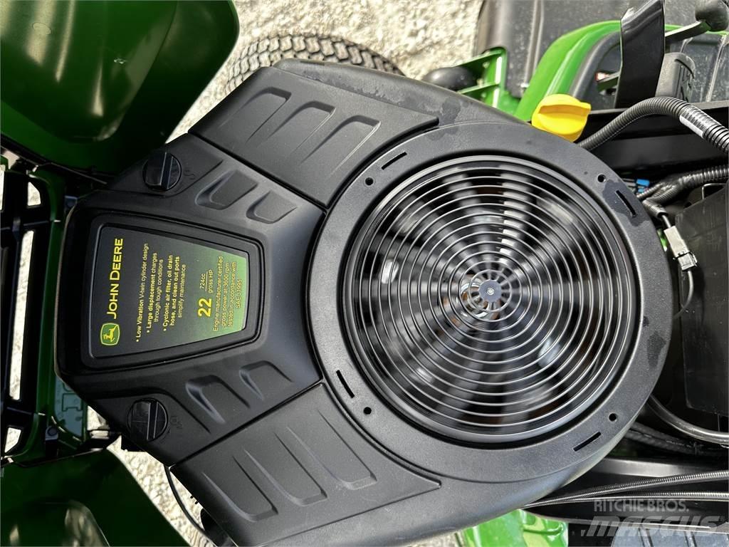John Deere X330 Компактни трактори
