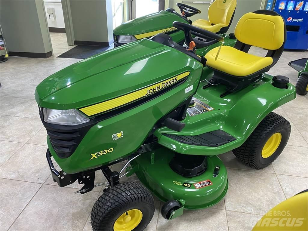 John Deere X330 Компактни трактори