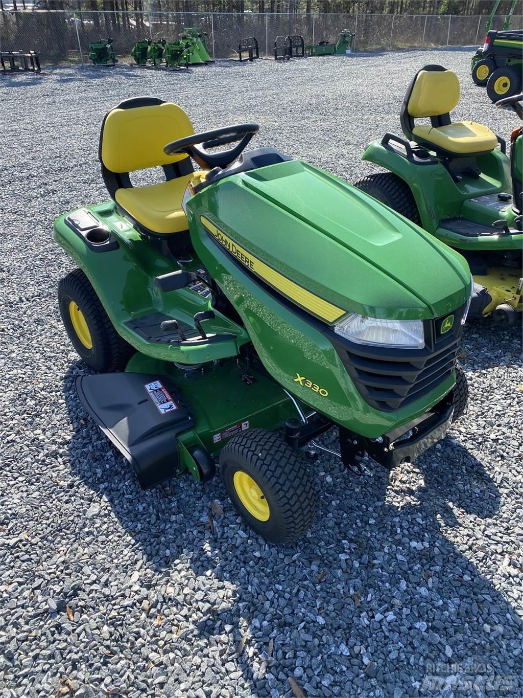 John Deere X330 Компактни трактори