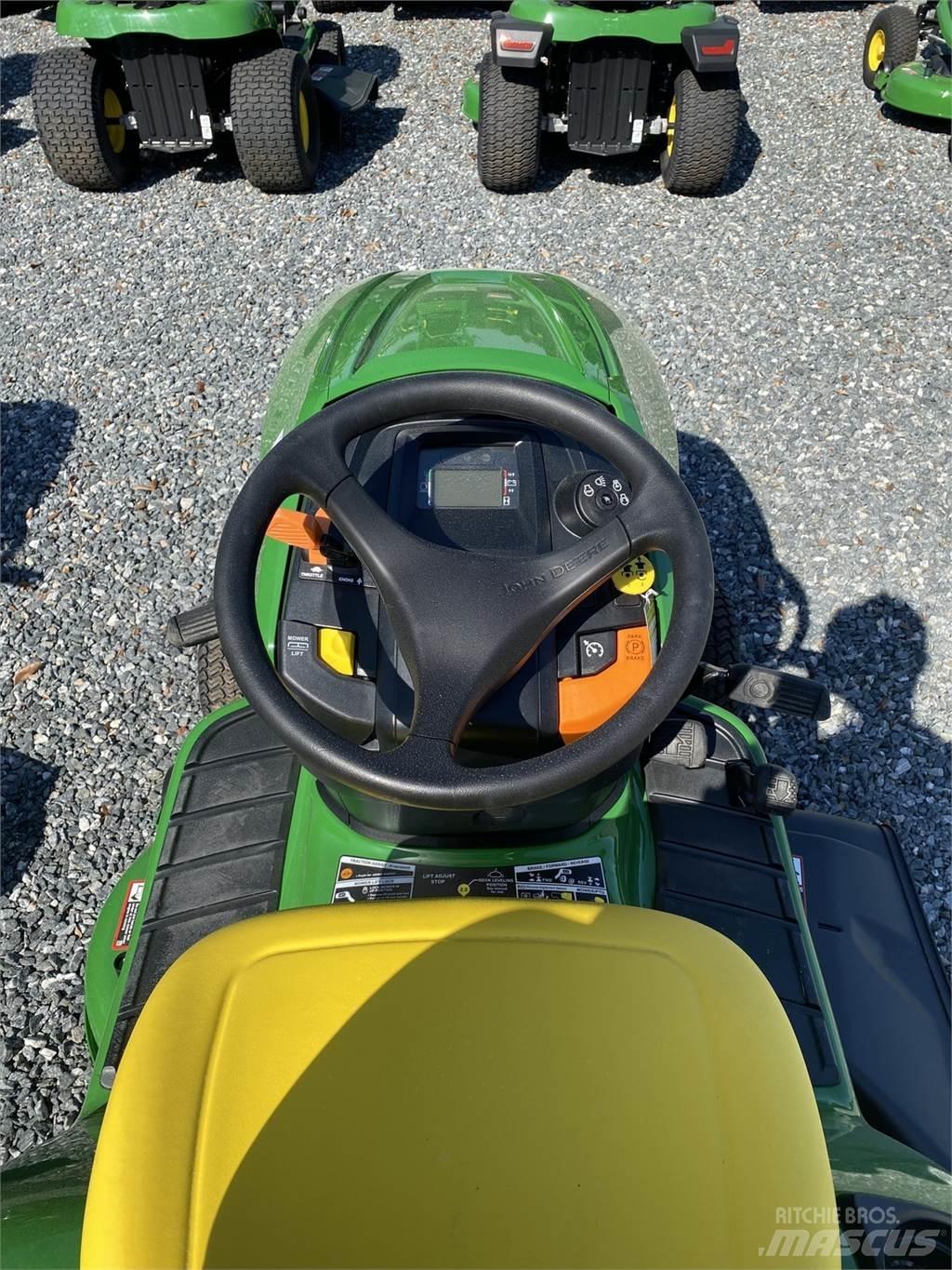John Deere X330 Компактни трактори