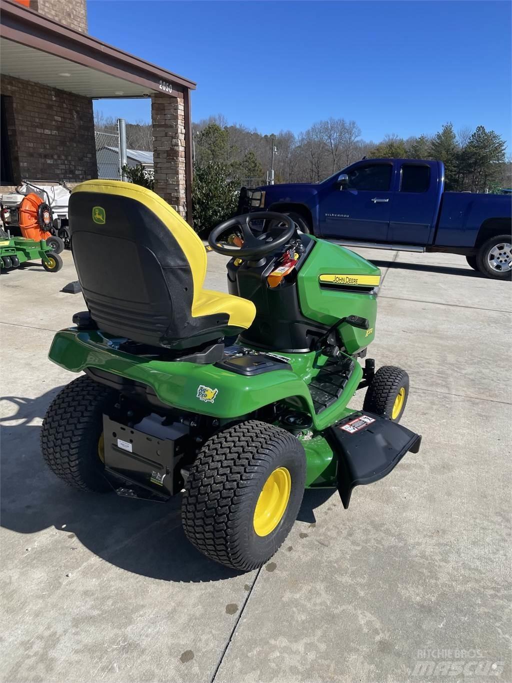 John Deere X370 Компактни трактори