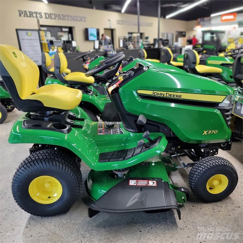 John Deere X370 Компактни трактори