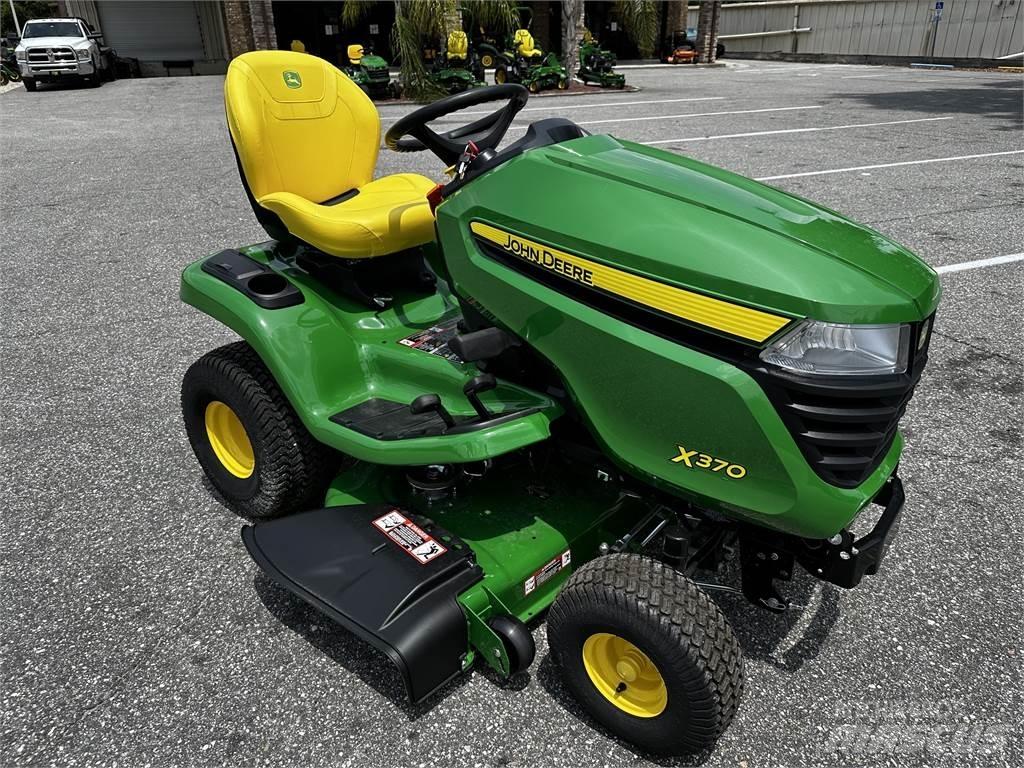 John Deere X370 Компактни трактори