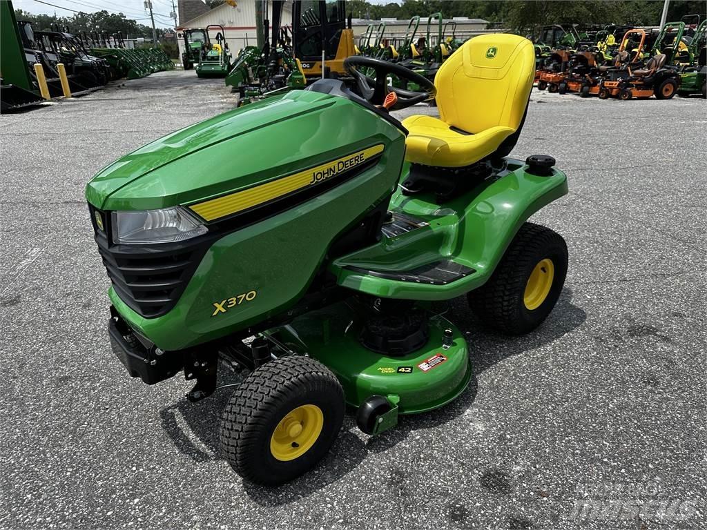 John Deere X370 Компактни трактори