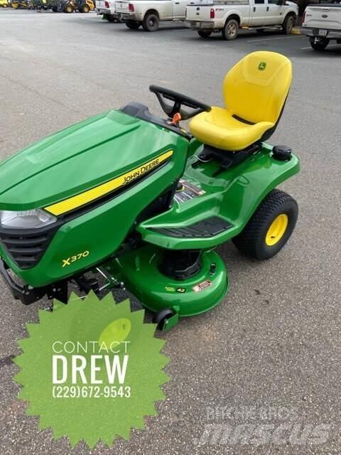 John Deere X370 Компактни трактори