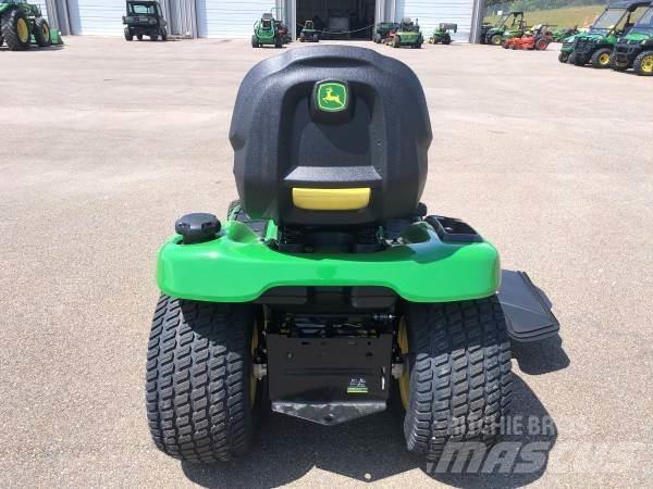 John Deere X380 Компактни трактори