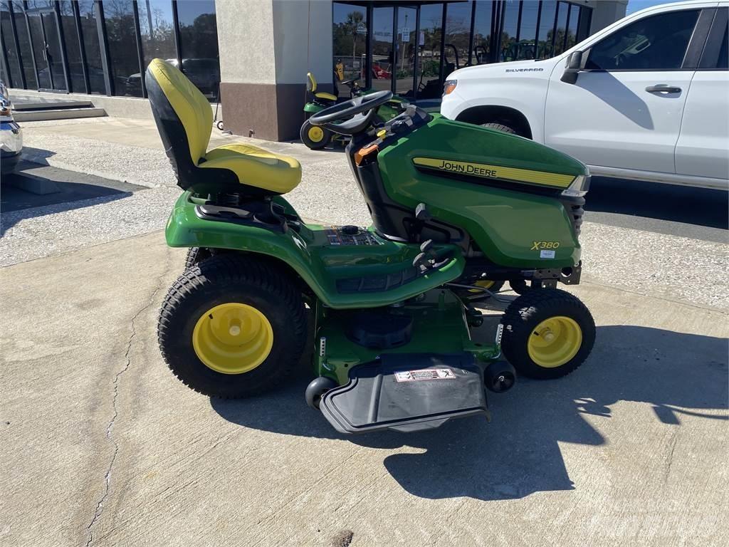 John Deere X380 Компактни трактори