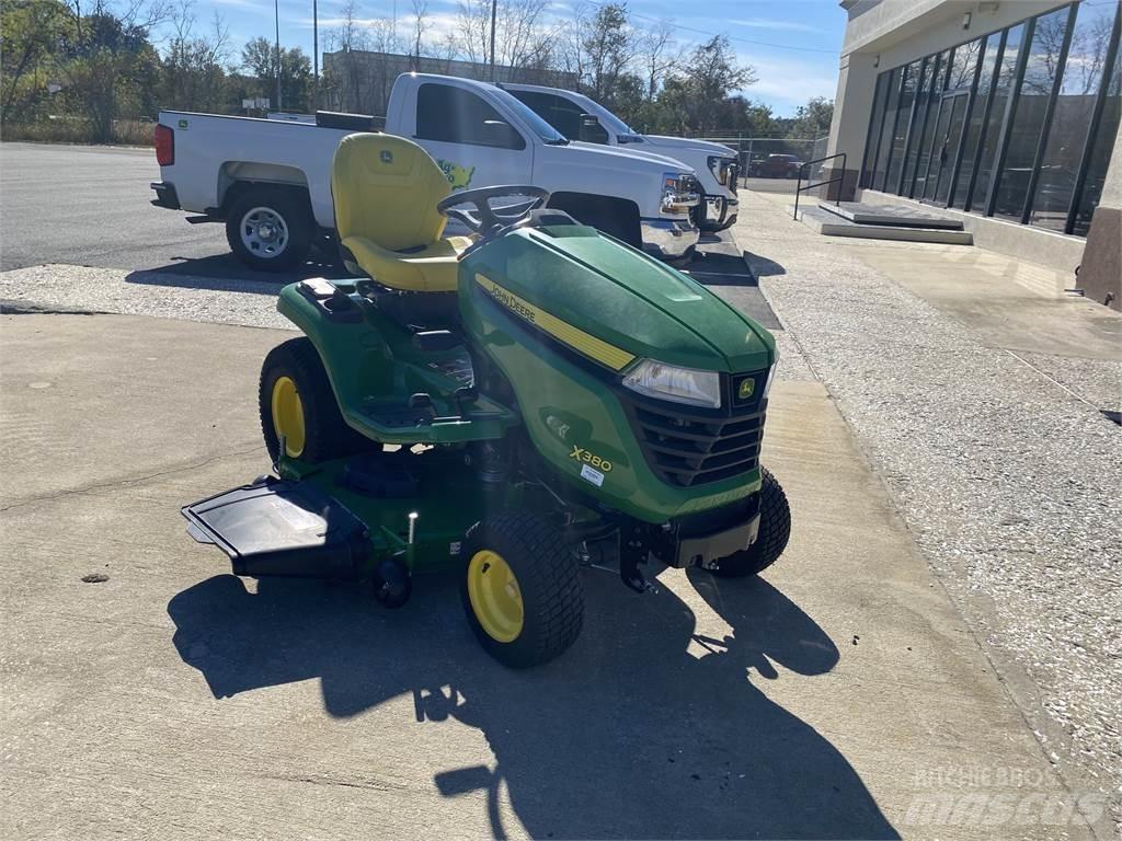 John Deere X380 Компактни трактори