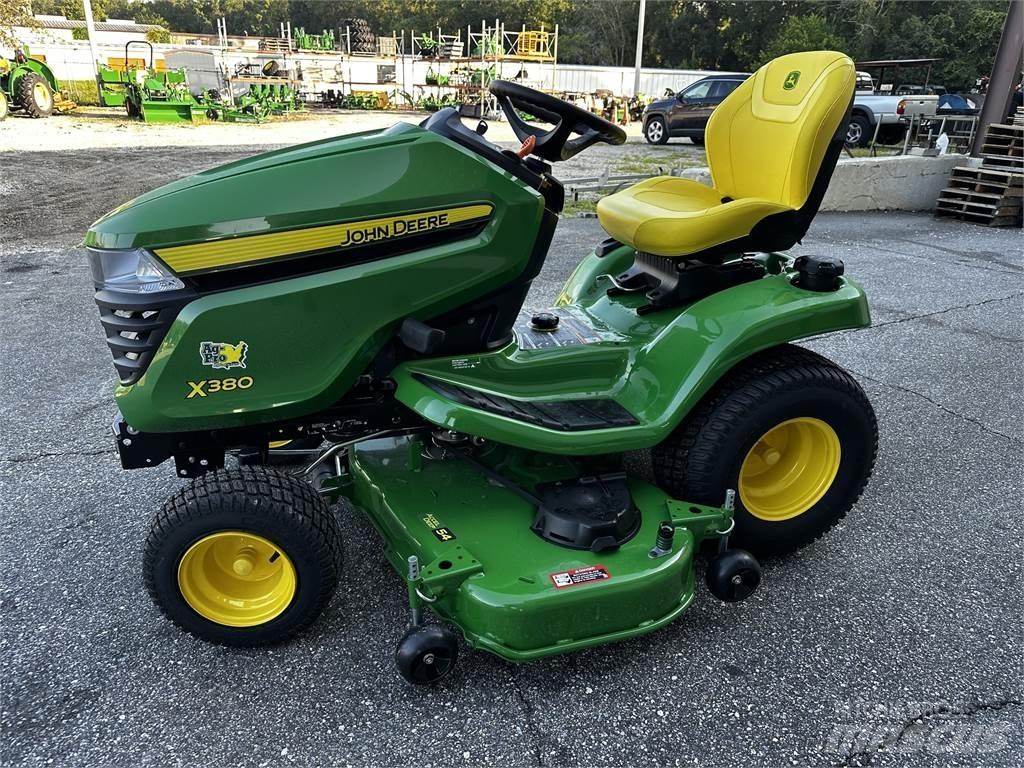 John Deere X380 Компактни трактори