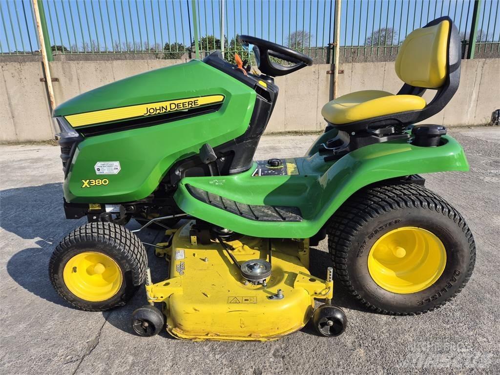 John Deere X380 Компактни трактори
