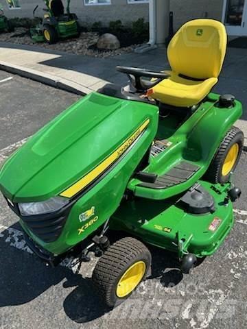 John Deere X380 Тракторни косачки