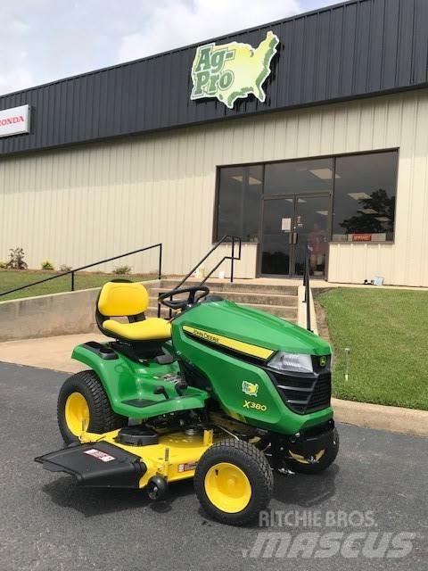 John Deere X380 Компактни трактори