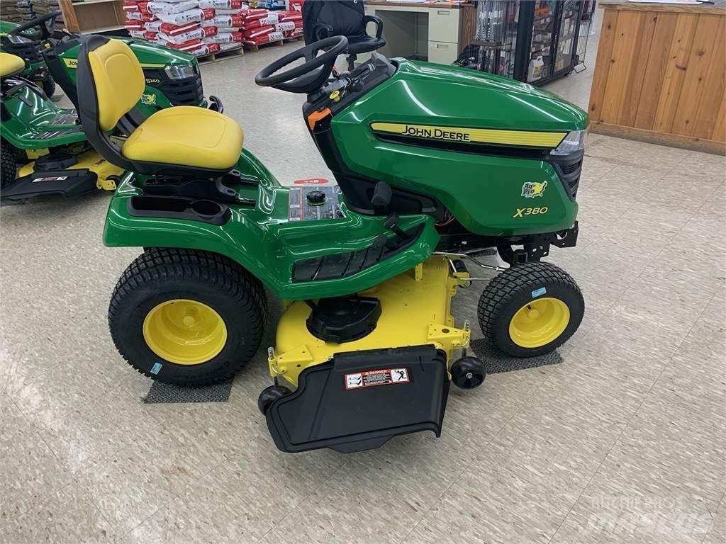 John Deere X380 Компактни трактори