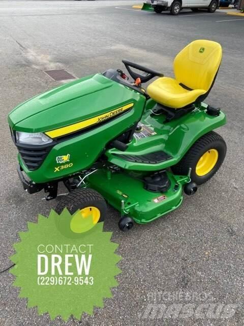 John Deere X380 Компактни трактори