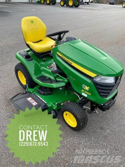 John Deere X380 Компактни трактори
