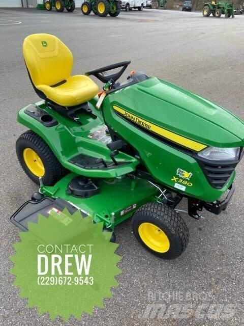 John Deere X380 Компактни трактори