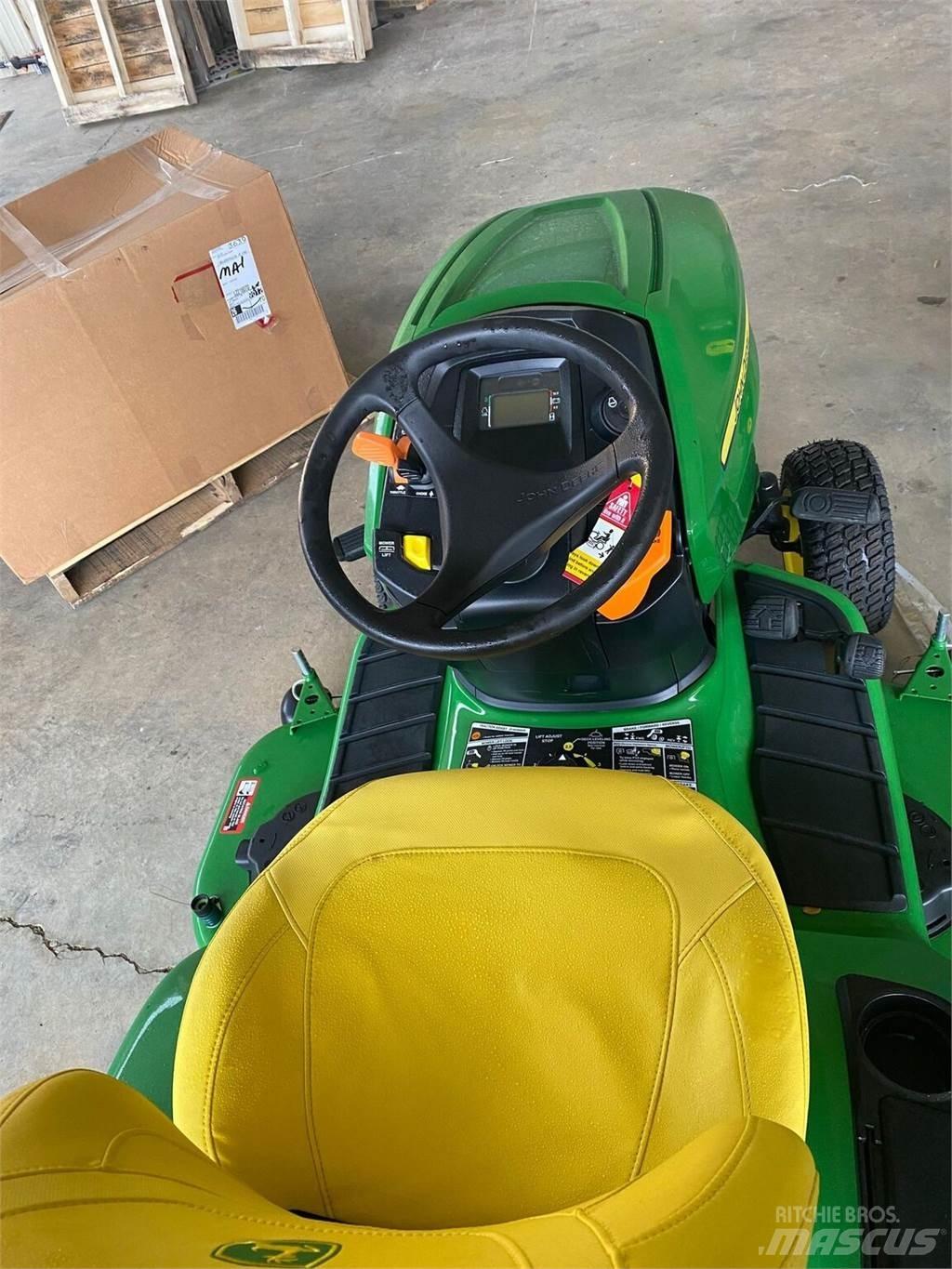 John Deere X380 Компактни трактори