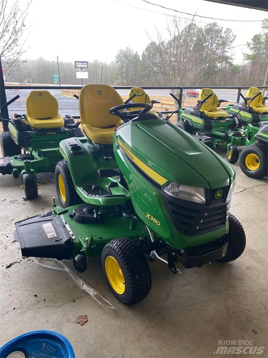 John Deere X380 Компактни трактори